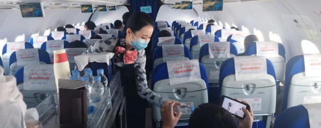 没有身份证怎么坐飞机(初中生没有身份证怎么坐飞机)