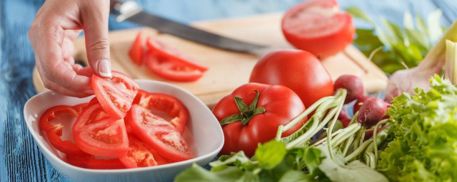 豆浆和西红柿能不能一起吃(豆浆可以和西红柿一起吃吗?)