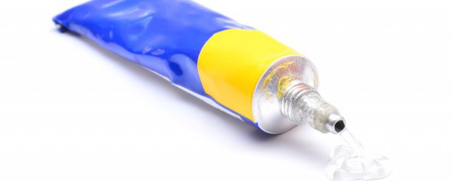 速干胶水弄到手上怎么去除(快干胶弄手上如何去除)