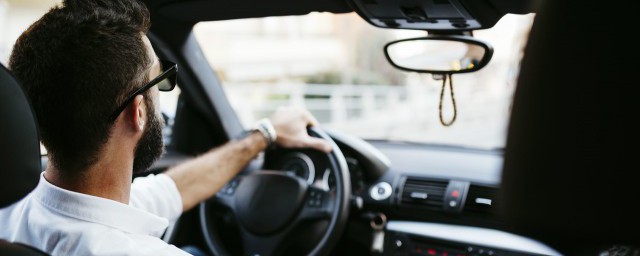 怎么安装车牌(怎么安装车牌照)