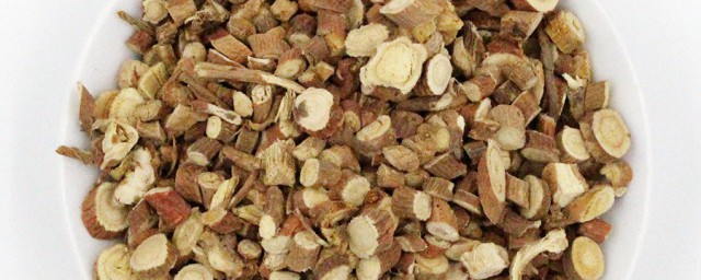 甘草泡水喝的好处(菊花玫瑰甘草泡水喝的好处)