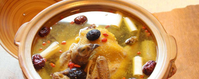 炖鸡汤的做法(竹荪炖鸡汤的做法)