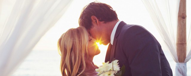 为什么男人咬女人(为什么男人咬女人脖子会很痛)