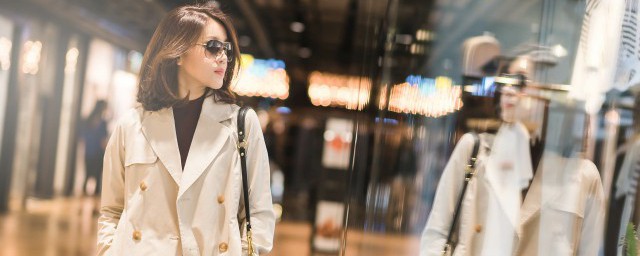 风衣是否可以用洗衣机洗(风衣能自己洗吗)