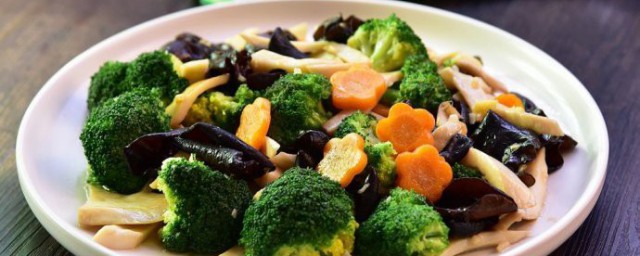 做西兰花炒木耳的技巧(木耳能炒西兰花吗)