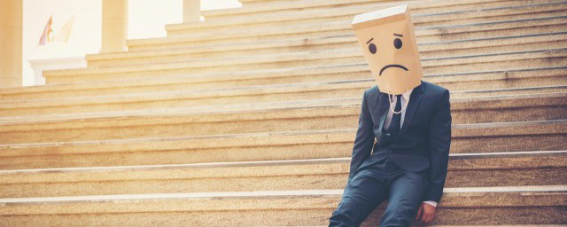 适合给悲伤的自己励志句子(鼓励自己又悲伤的句子)