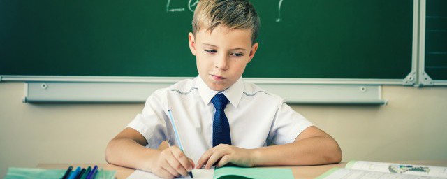 汨汨而出解释(汨汨解释词语)