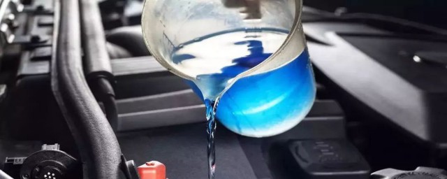 用什么能把防冻液清洗干净(防冻液用水清洗后怎么放干净)