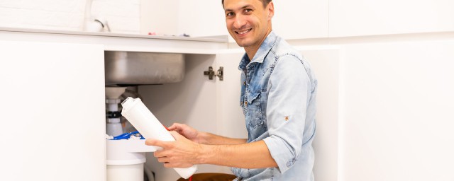 净水器清洗干净步骤是什么(净水机清洗功能是清洗什么)