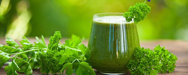芹菜汁可以减肥的原因(芹菜汁能减肥吗)