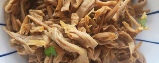 干黄花菜泡多久不能吃了(干黄花菜泡久了可以吃吗)