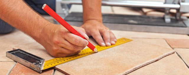 新装瓷砖怎样清洗干净(装修瓷砖脏了怎么清洗才能干净呢)