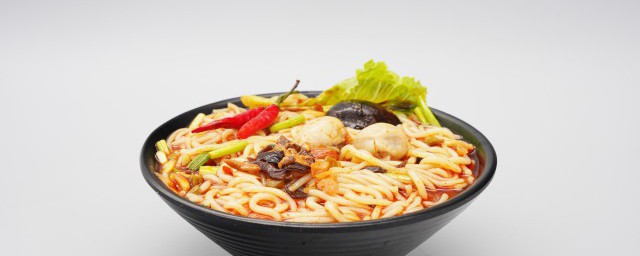 螺蛳粉是哪里的美食(哪里螺蛳粉好吃)