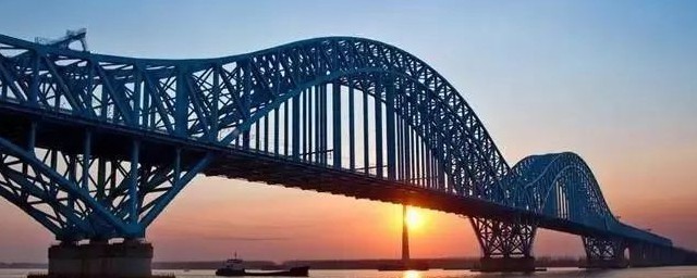 南京长江大桥铁路桥具体是多少米(南京长江大桥铁路桥多少米?)