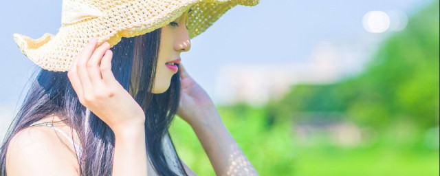 女人致自己经典有气质的句子(一个女人该有的气质的句子)