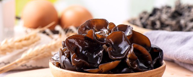 苦瓜木耳凉拌的做法步骤(苦瓜木耳可以凉拌吗)