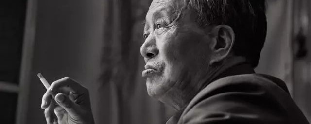 艾青的原名叫什么(艾青的原名叫什么号什么)