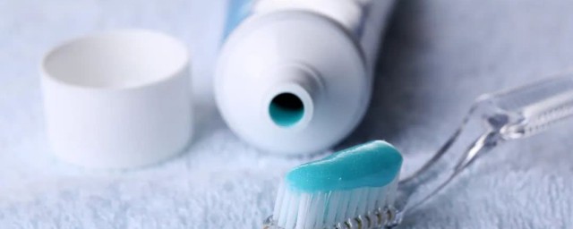 坐飞机可不可以带牙膏(坐飞机不可以带牙膏吗)