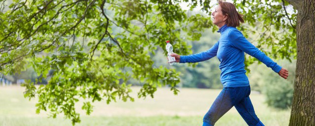 慢走一小时能不能消耗脂肪(走路一小时消耗脂肪吗)