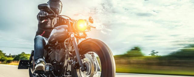 如何把摩托车电瓶充电(摩托车的电瓶如何充电)