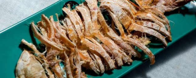 有如下两种方法泡发干鱿鱼(干鱿鱼能用开水泡发吗)