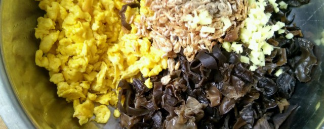 韭菜鸡蛋木耳饺子馅的制作方法(韭菜鸡蛋木耳饺子馅的做法窍门)