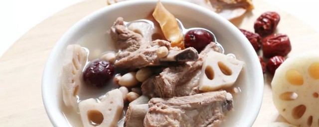 莲藕炖排骨的功效有哪些(莲藕炖排骨的营养)