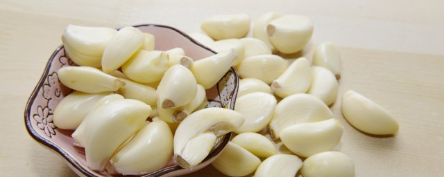 大蒜是不是辛辣食物(大蒜是辛辣食物么)