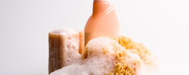 怎样制作皂角洗发水(皂角怎么制作洗发水)