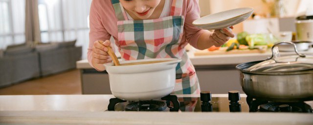 炖鸽子汤的做法(家常炖鸽子汤的做法)