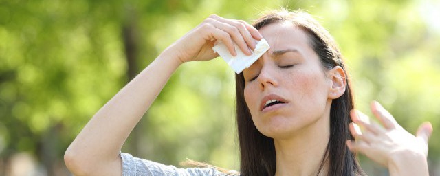 中暑有哪些原因(中暑的主要原因是什么)