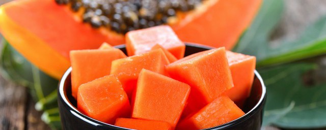 木瓜牛奶如何做下奶(木瓜牛奶下奶汤怎么做)