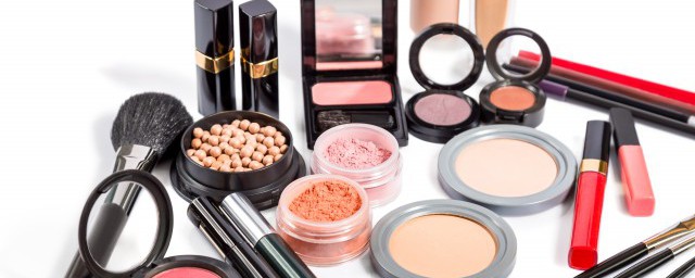 新买的化妆刷要清洗吗(刚买的化妆刷需要清洗吗)