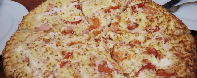 7寸披萨一个人是否够吃(一个七寸披萨够几个人吃)