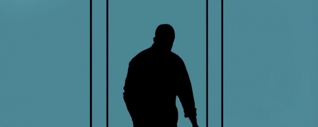 电梯下坠的方法(遇到电梯下坠最好的方法是什么)