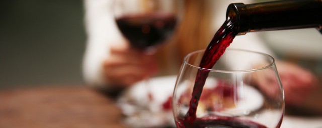 红酒过期能喝吗(瓶装红酒过期能喝吗)