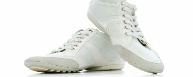 清洗白色网面鞋的小妙招(如何清洗网面白鞋)