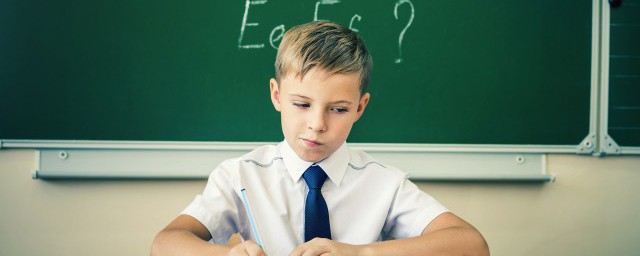 成语自相矛盾的寓意(表示自相矛盾的成语)