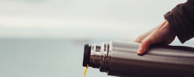 关于不锈钢保温杯泡茶的问题(用不锈钢保温杯泡茶叶好不好)