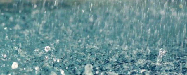 描述下大雨的短句(大雨形容大雨的短句子)
