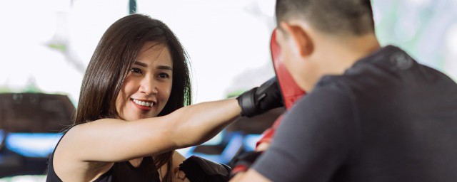 拳击赛场经常看到的场景(为什么有人喜欢看拳击比赛)