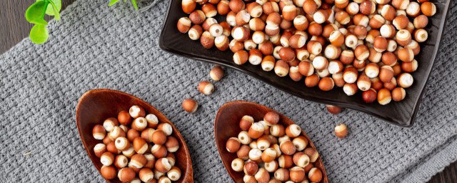 鸡头米和芡实有区别吗(芡实和鸡米头是一样的吗)