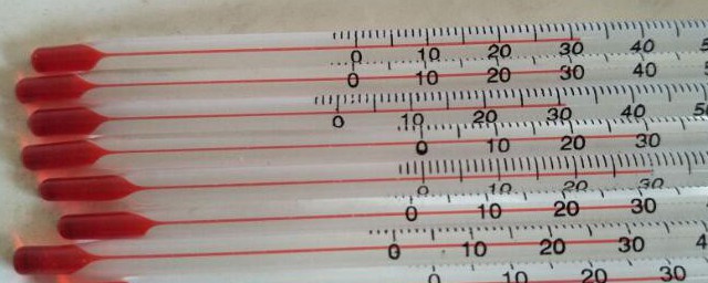 红水温度计碎了有没有毒(测水温的温度计碎了有毒吗)