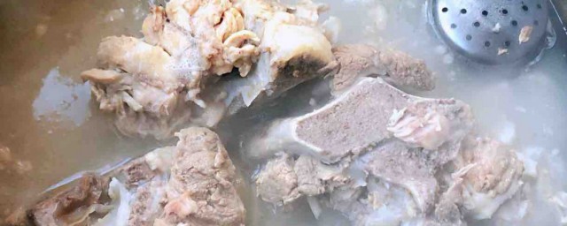排骨煮了20分钟是不是熟了(排骨汤煮了20分钟熟了吗)