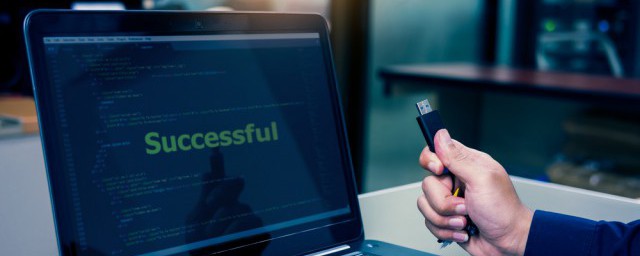 电脑开机进不了桌面如何处理(电脑开机之后进不了桌面怎么办)