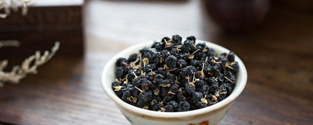 黑枸杞是否可以泡酒(黑枸杞可不可以泡酒)