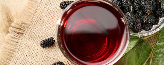 桑葚干可以泡水吗(桑葚干可以直接泡水喝吗)