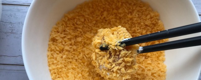 面包糠一炸就黑了怎么回事(面包糠油炸变黑)