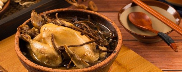 公鸡是不是发物(公鸡是不是发物的肉类)