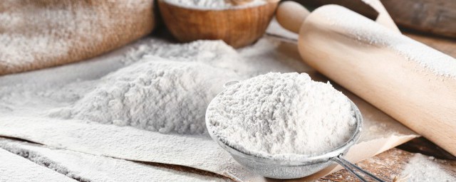 判断面粉是否变质的方法(如何辨别面粉是否变质)